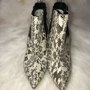 🔥Michael Kors Booties